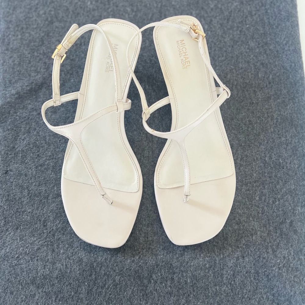 Michael Kors Elegant Cream Sandals